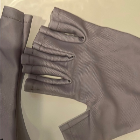 ManiGlovz UV Protective Gloves - Pink - Picture 3 of 3